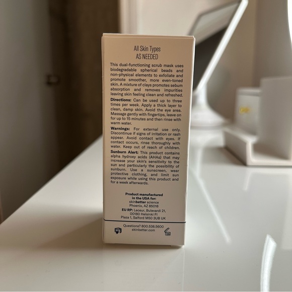 Skinbetter Detoxifying Scrub Mask - Picture 6 of 6